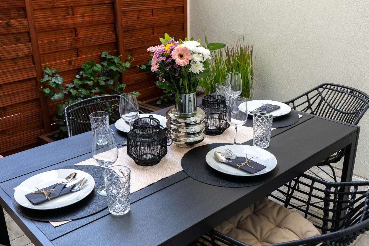 Suite Fuer 4 Mit Terrasse Im Herzen Der Innenstadt Schwerin  Exterior foto
