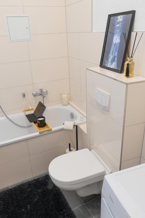 Suite Fuer 4 Mit Terrasse Im Herzen Der Innenstadt Schwerin  Exterior foto